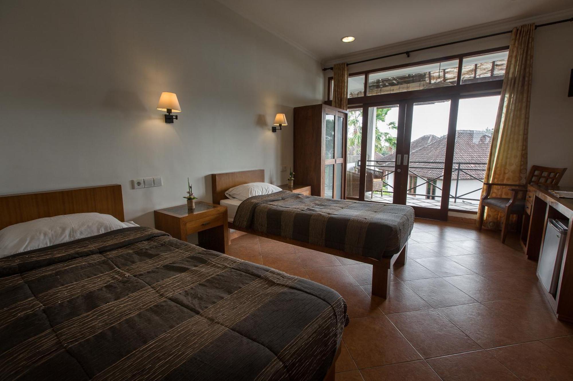 Hotel Ecosfera &