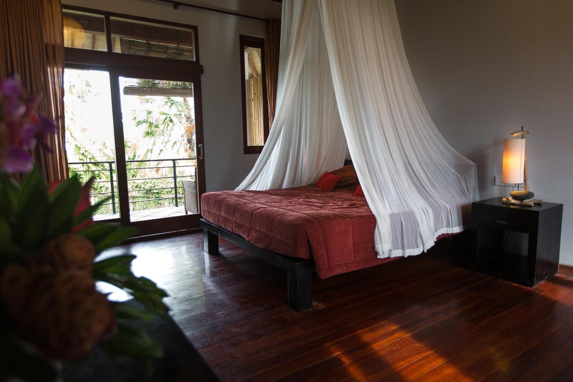 Hotel Ecosfera &